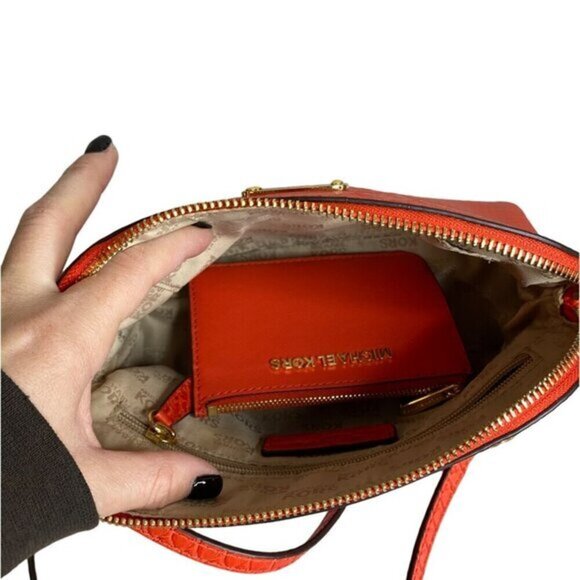 Michael Kors Red Orange Snake‎ Embossed Leather Dome Crossbody Bag With Wallet - Picture 6 of 6